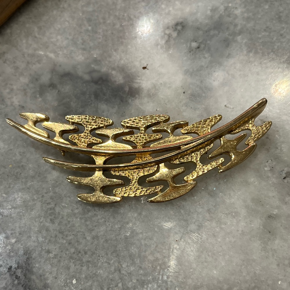 Vintage deco abstract goldβ tone Coro brooch